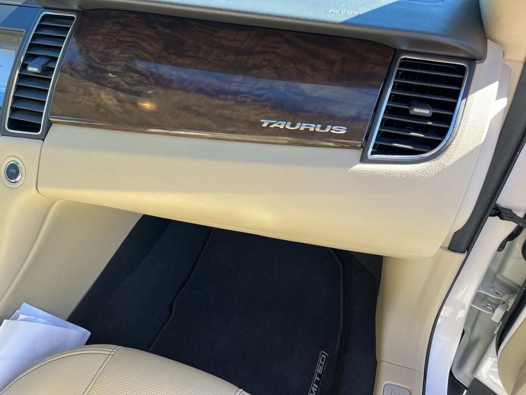 2019 Ford Taurus Limited
