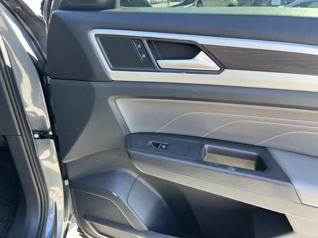 2023 Volkswagen Atlas 2.0T SE w/Technology