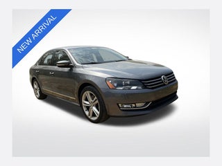 2015 Volkswagen Passat 1.8T SE w/Sunroof/Nav