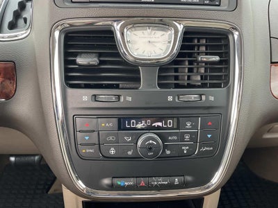 2016 Chrysler Town & Country Touring