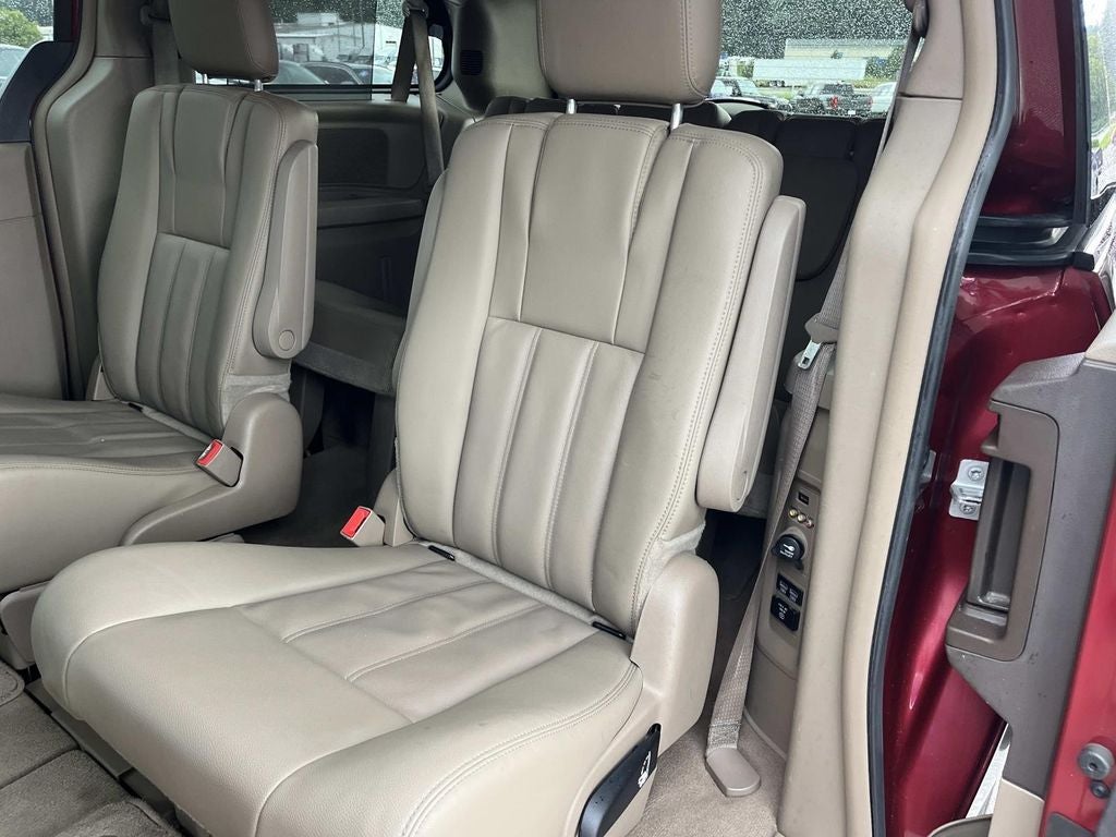 2016 Chrysler Town & Country Touring