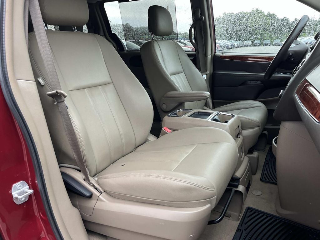 2016 Chrysler Town & Country Touring