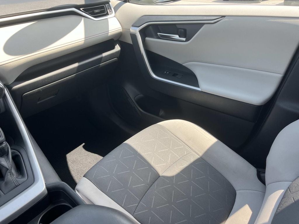 2020 Toyota RAV4 Hybrid XLE