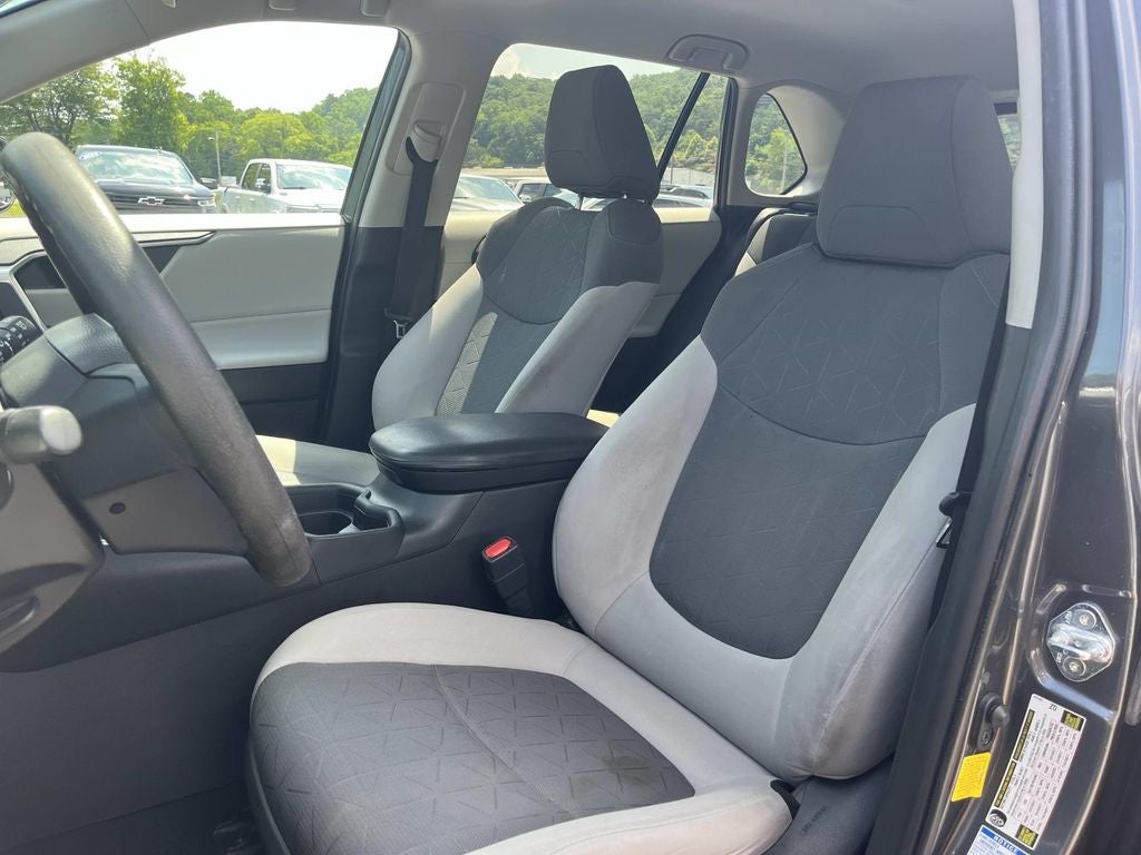2020 Toyota RAV4 Hybrid XLE