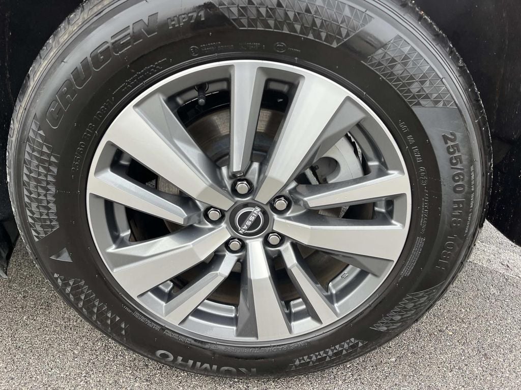 2024 Nissan Pathfinder SL