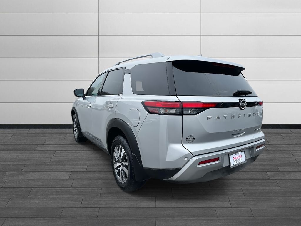 2024 Nissan Pathfinder SL