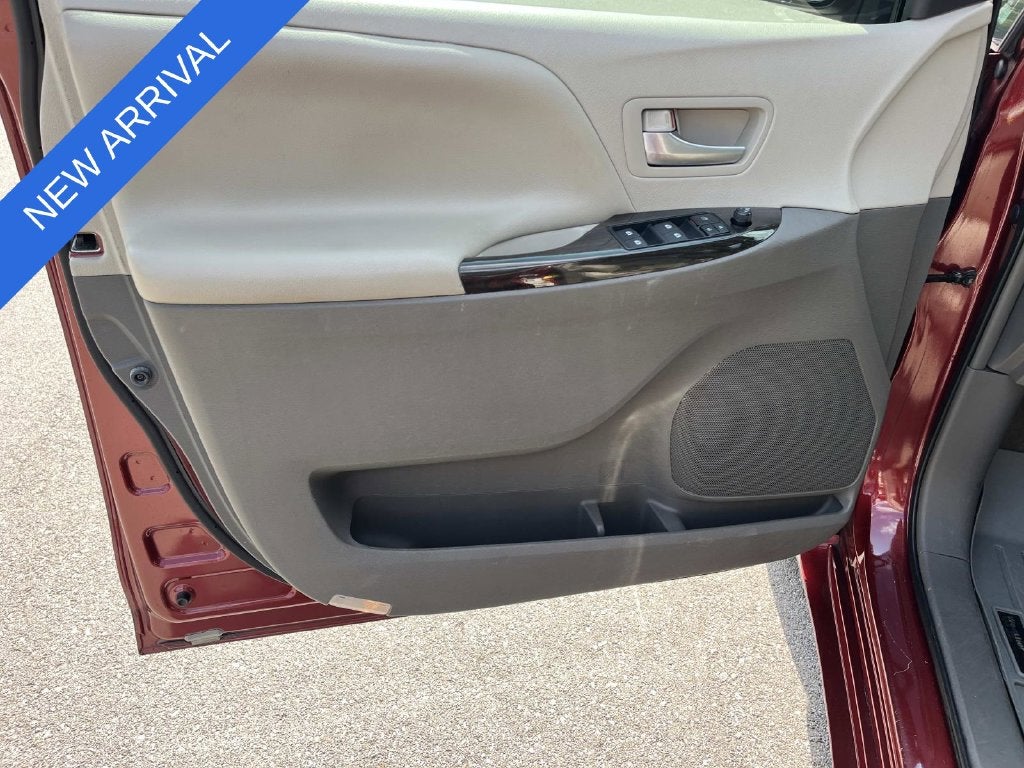 2015 Toyota Sienna XLE Premium 8 Passenger
