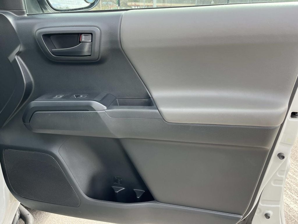 2016 Toyota Tacoma SR