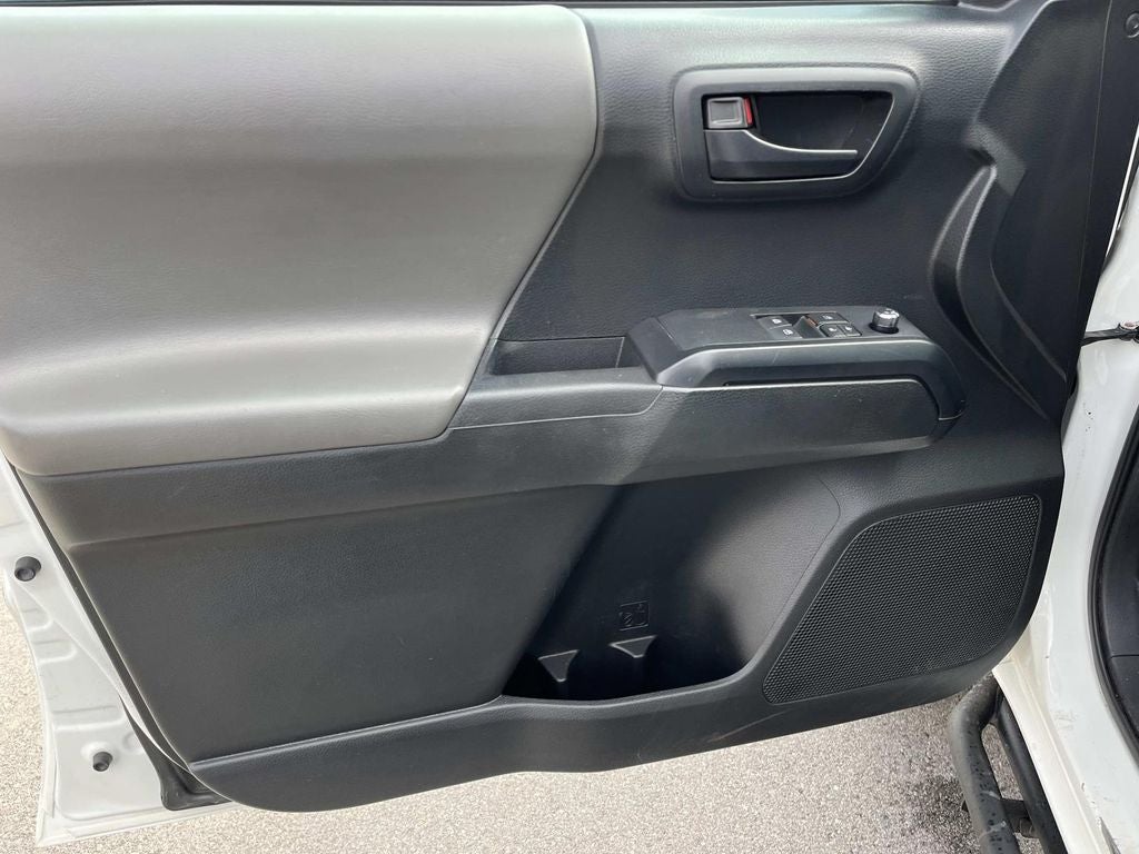 2016 Toyota Tacoma SR