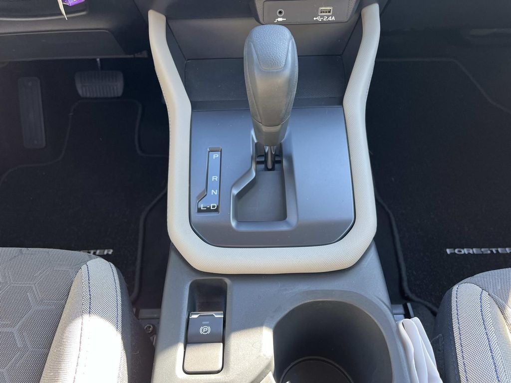 2025 Subaru Forester Base