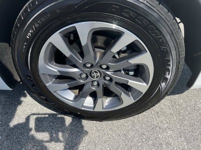 2022 Toyota Prius XLE