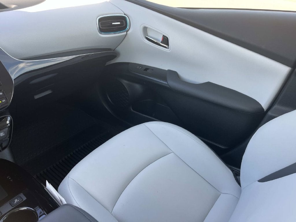 2022 Toyota Prius XLE