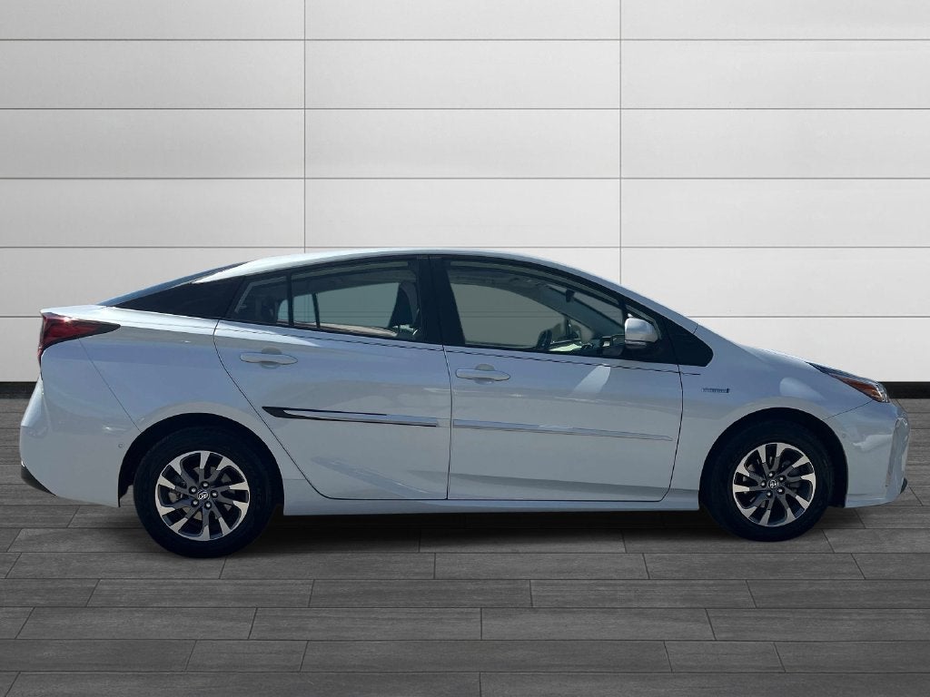 2022 Toyota Prius XLE