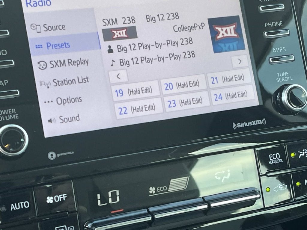 2022 Toyota Prius XLE