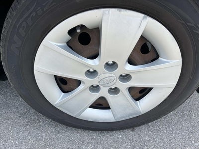 2009 Kia Rondo LX